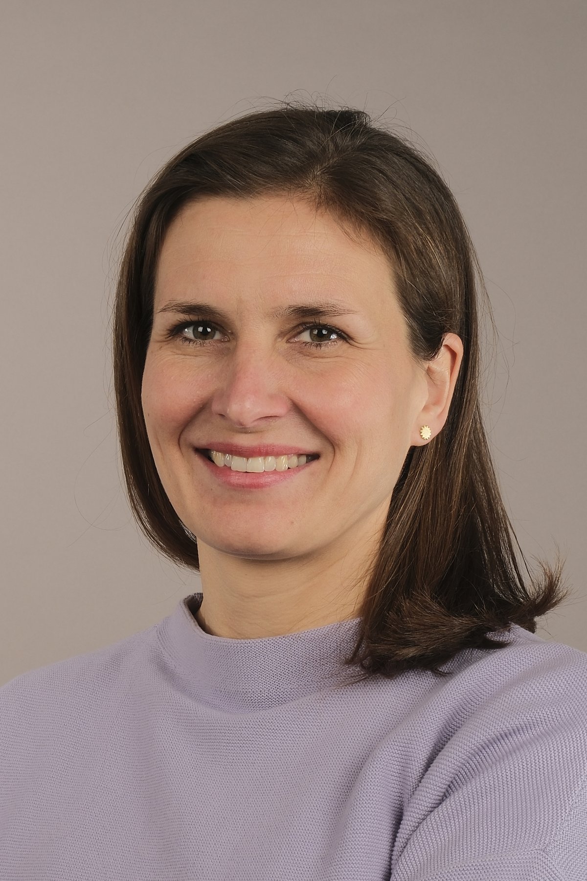 Dr. Leonie Thum